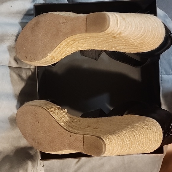 Kenneth Cole Reaction wedge - Picture 2 of 3